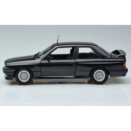 Minichamps 1/18 BMW M3 (E30) 1987