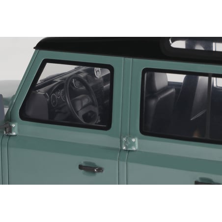 GT Spirit 1/18 Land Rover Defender 3 Station Wagon 2016