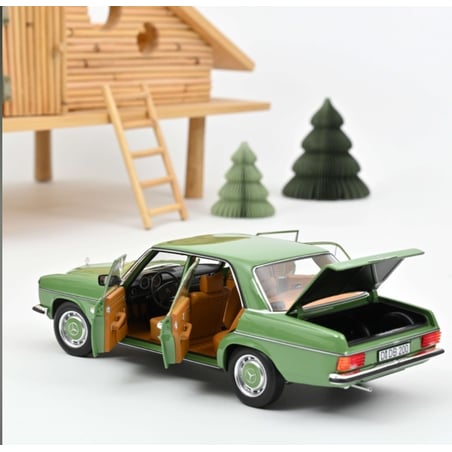 Norev 1/18 Mercedes Benz 200 (W115) 1973