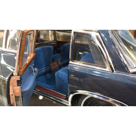 1/18 Mercedes-Benz 600 Pullman “King of Rock’n Roll” 1972