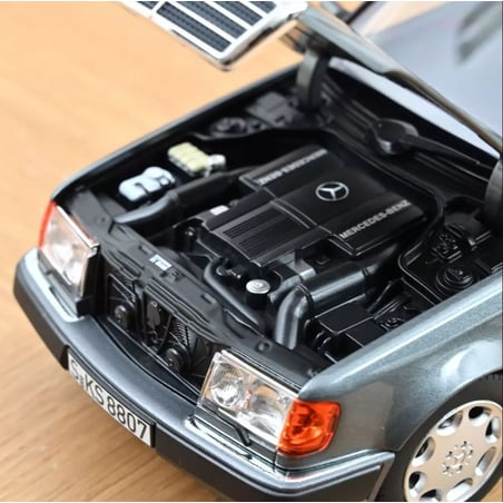Norev 1/18 Mercedes-Benz E-Class 500E W124 1990