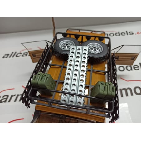 Almost Real 1/18 Land Rover Range Rover “Camel Trophy” Papua New Guinea 1982 Dirty Edition