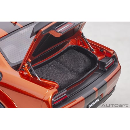 Autoart 1/18 Dodge Challenger SRT Hellcat Widebody 2018