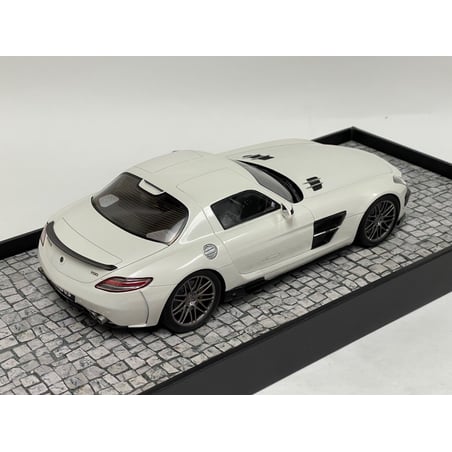 Minichamps 1/18 Brabus Mercedes Benz 700 Biturbo Coupe 2013