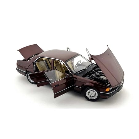Minichamps 1/18 BMW 7 Series 730i (E32) 1986