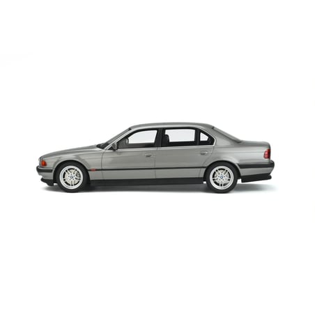 Otto Mobile 1/18 BMW E38 750 IL 1995 James Bond 007