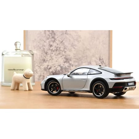 Norev 1/18 Porsche 911(992) Dakar Coupe 2023 with height adjustable chassis