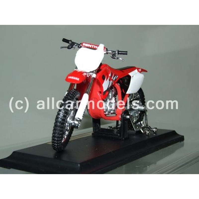 1:18 Yamaha YZ 450F (Maisto)
