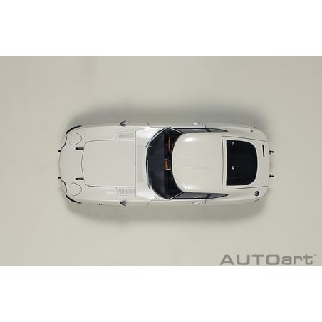 1/18 Toyota 2000GT (with metal wire spoke wheels)