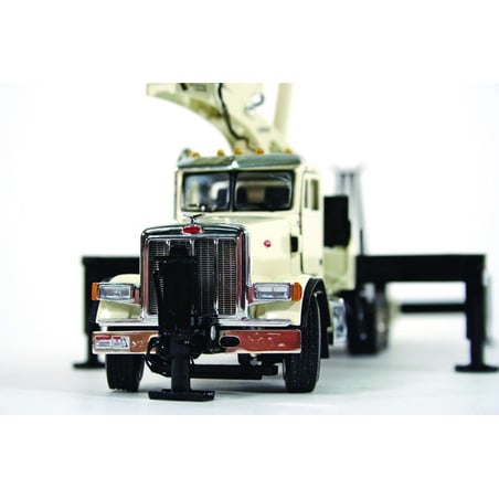 TWH 1/50 National Crane Boom 1300H on Peterbilt 357 Truck Chassis, 2007 Manitowoc Crane Group