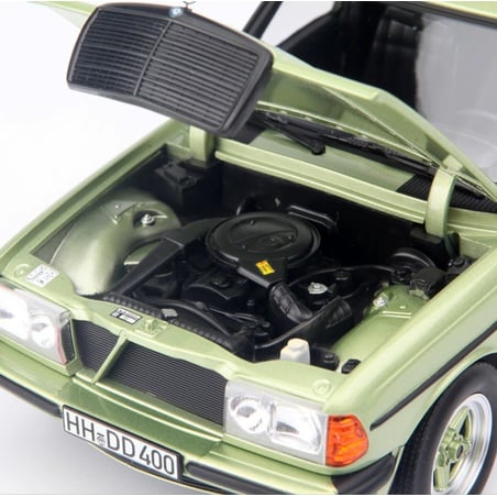 Norev 1/18 Mercedes Benz 200 AMG 1984