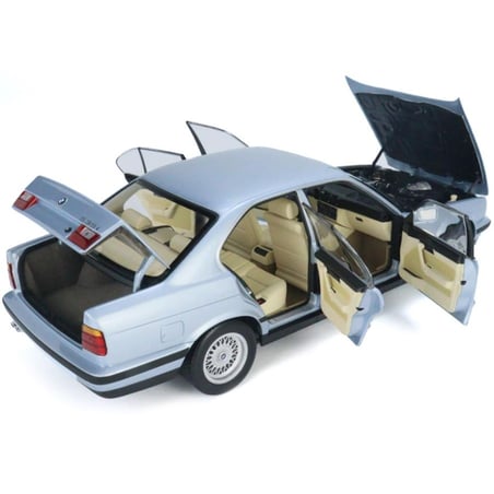 Minichamps 1/18 BMW 5 Series 535i (E34) 1988