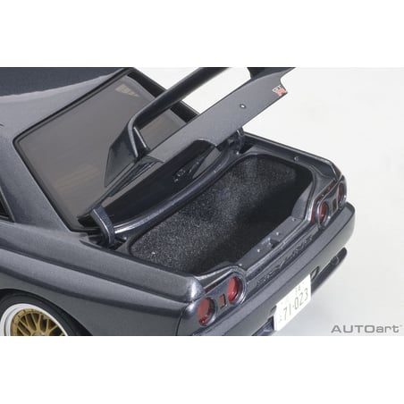Autoart 1/18 Nissan Skyline GT-R (R32) Wangan Midnight Reina