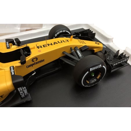 Spark 1/18 Renault R.S.16 Renault Sport F1 Show Car 2016 Kevin Magnussen / Jolyon Palmer