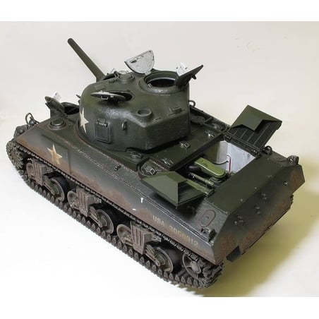 Forces of Valor 1/16 U.S. Sherman M4A3N D-Day Commemorative (with Crew and Accessories)