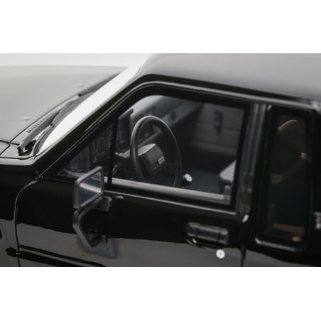 Otto Mobile 1/18 Toyota Hilux SR5 "Marty McFly's Back from the Future" 1985