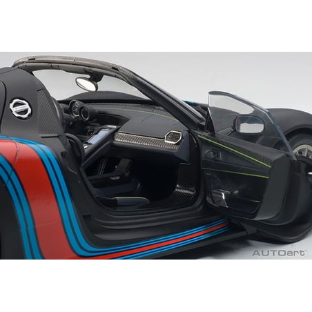 Autoart 1/18 Porsche 918 Spyder Martini Livery No.15