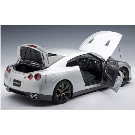 AUTOart 1/12 Nissan Skyline GTR - R35 Premium Edition