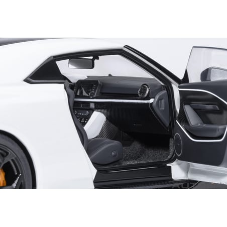 Autoart 1/18 Nissan GT-R50 by Italdesign 2020