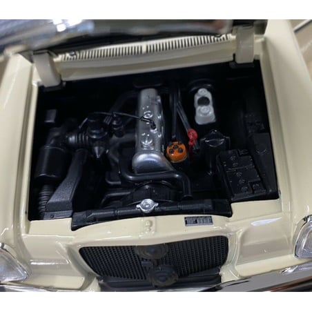 Norev Dealer Pack 1/18 Mercedes Benz 200 (W115) Taxi 1968