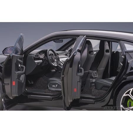 Autoart 1/18 Lamborghini Urus