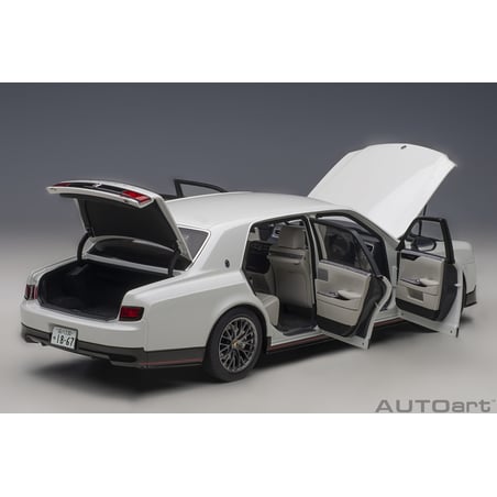 Autoart 1/18 Toyota Century GRMN 2019