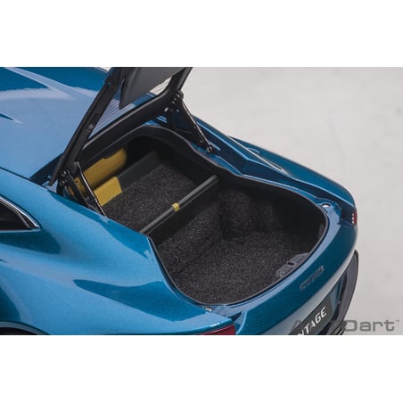 Autoart 1/18 Aston Martin Vantage 2019