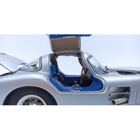 CMC 1/18 Mercedes Benz 300 SLR Uhlenhaut Coupé, 1955, (Blue interior)