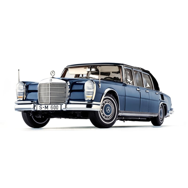 CMC 1/18 Mercedes-Benz 600 Pullman (W100) Landaulet with functional softtop