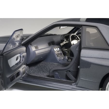 Autoart 1/18 Nissan Skyline GT-R (R32) Wangan Midnight Reina