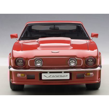 Autoart 1/18 Aston Martin V8 Vantage 1985