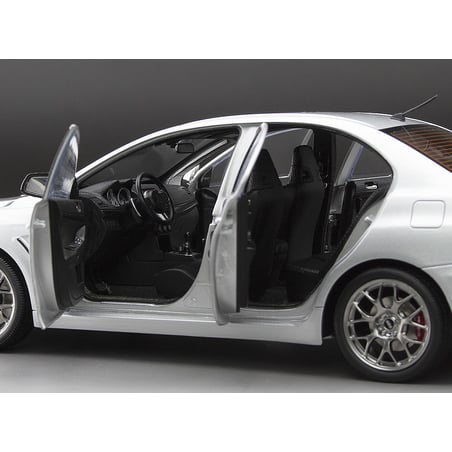 Sunstar 1/18 Mitsubishi Lancer Evolution X 2018 (New Tooling)