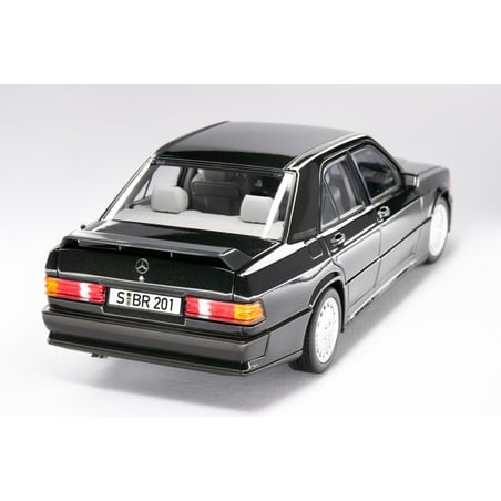 Norev Dealer Pack 1/18 Mercedes-Benz 190 E 2.3 - 16 (W201) 1984-88