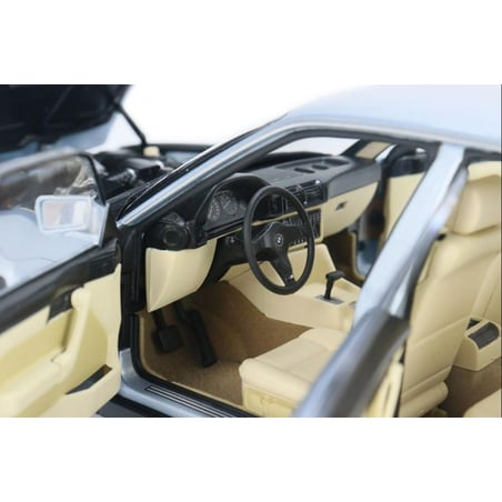 Minichamps 1/18 BMW 5 Series 535i (E34) 1988