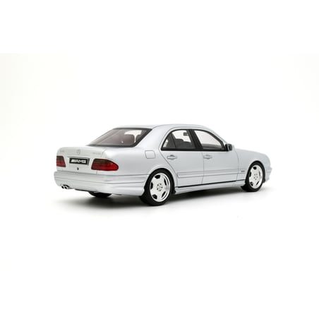 Otto Mobile 1/18 Mercedes-Benz E55 AMG W210 2001