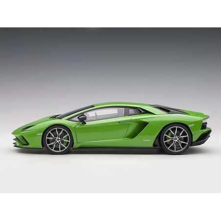 1:18 Lamborghini Aventador S (AUTOart)