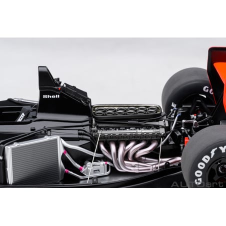 Autoart 1/18  McLaren Honda MP4/6 1991 No.1 World Champion 2nd Japan GP Ayrton Senna (with McLaren logo)