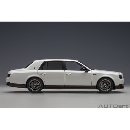 Autoart 1/18 Toyota Century GRMN 2019