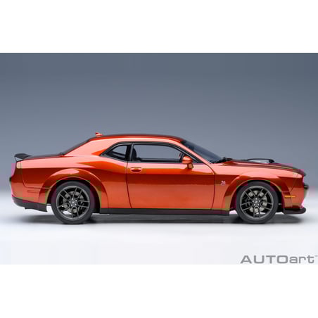 Autoart 1/18 Dodge Challenger R/T Scat Pack Shaker Widebody 2022