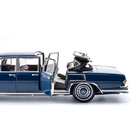 CMC 1/18 Mercedes-Benz 600 Pullman (W100) Landaulet with functional softtop
