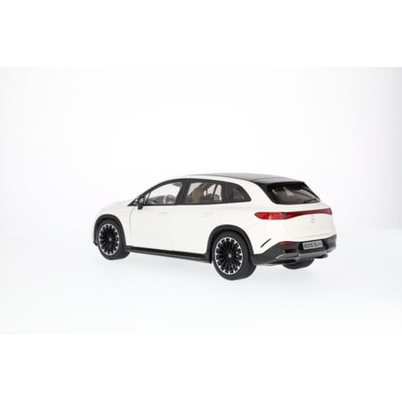 NZG 1/18 Dealer Pack Mercedes Benz EQS SUV, AMG Line, X296