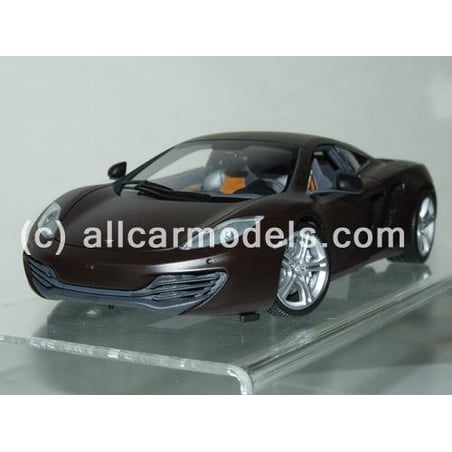Minichamps 1/18 McLaren MP4-16C 2011