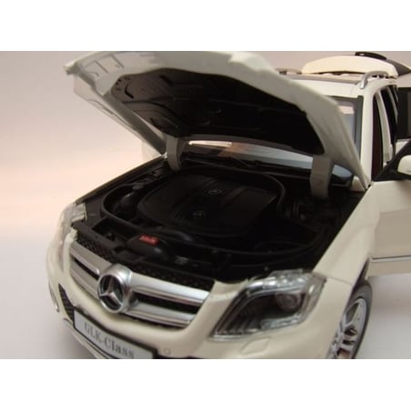 Welly GT Autos 1/18 Mercedes Benz GLK 2013