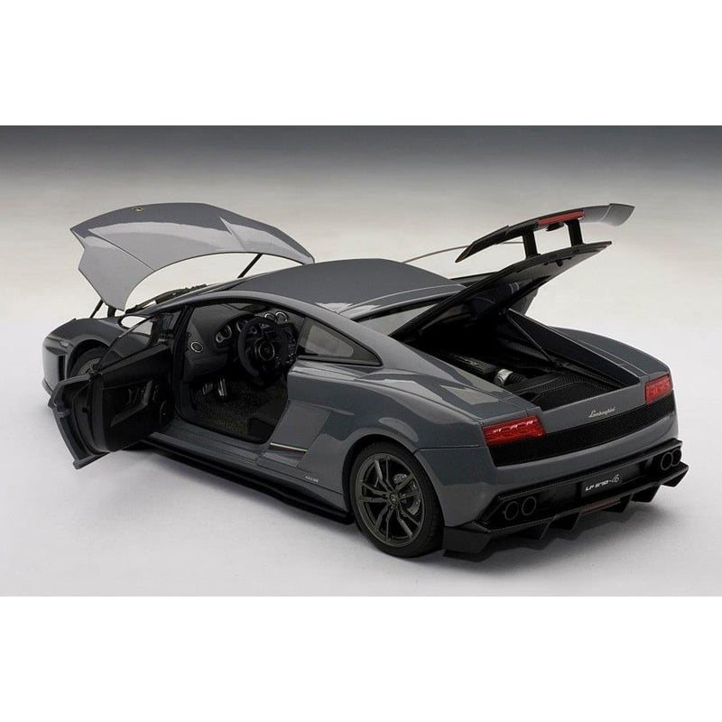 1:18 AUTOart Lamborghini Gallardo LP570-4 Superleggera Grigio Telesto/ metallic