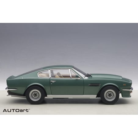 1:18 Aston Martin V8 Vantage 1985