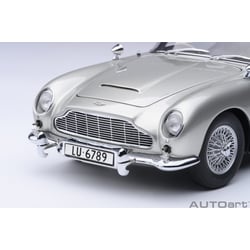Autoart 1/18  Aston Martin DB5 James Bond Sean Connery Goldfinger 1964 with weapons