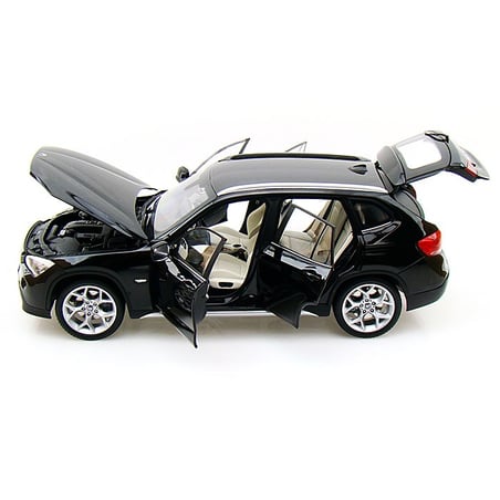 Kyosho 1/18 BMW X1 XDrive 28i (E84)