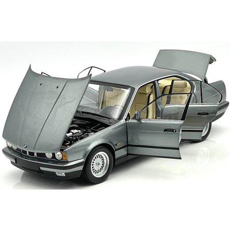 Minichamps 1/18 BMW 5 Series 535i (E34) 1988