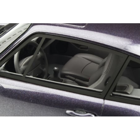 GT Spirit 1/18 Porsche 911 (993) Carrera S (Split Grill) 1998