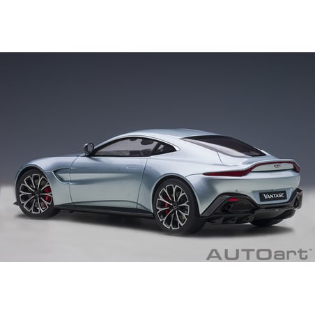 1/18 Aston Martin Vantage 2019
